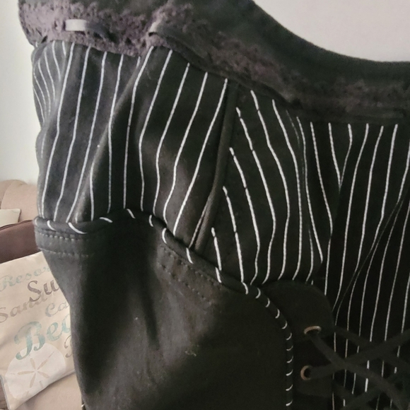 TORRID VINTAGE TRIPP CORSET NEW UNIQUE. - Picture 15 of 16